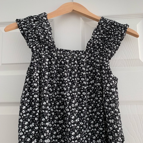 Black and White Top with Smocked Sleeves NWOT - Picture 4 of 9